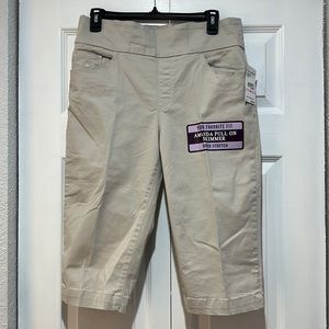 Capri Beige Gloria Vanderbilt